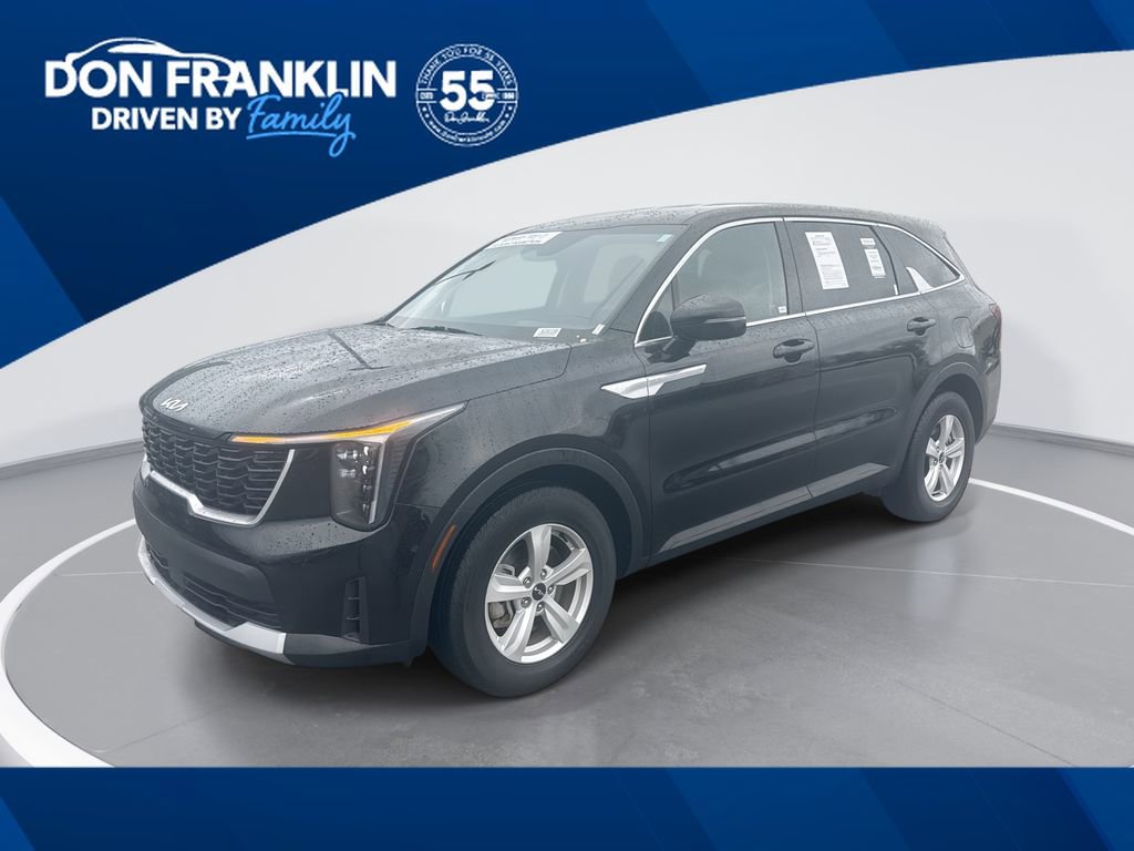Used 2025 Kia Sorento LX image 1