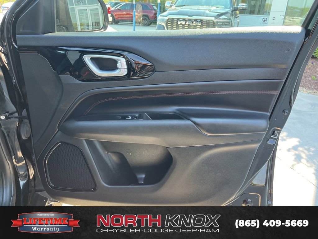 Used 2024 Jeep Compass Trailhawk AWD/4WD image 26