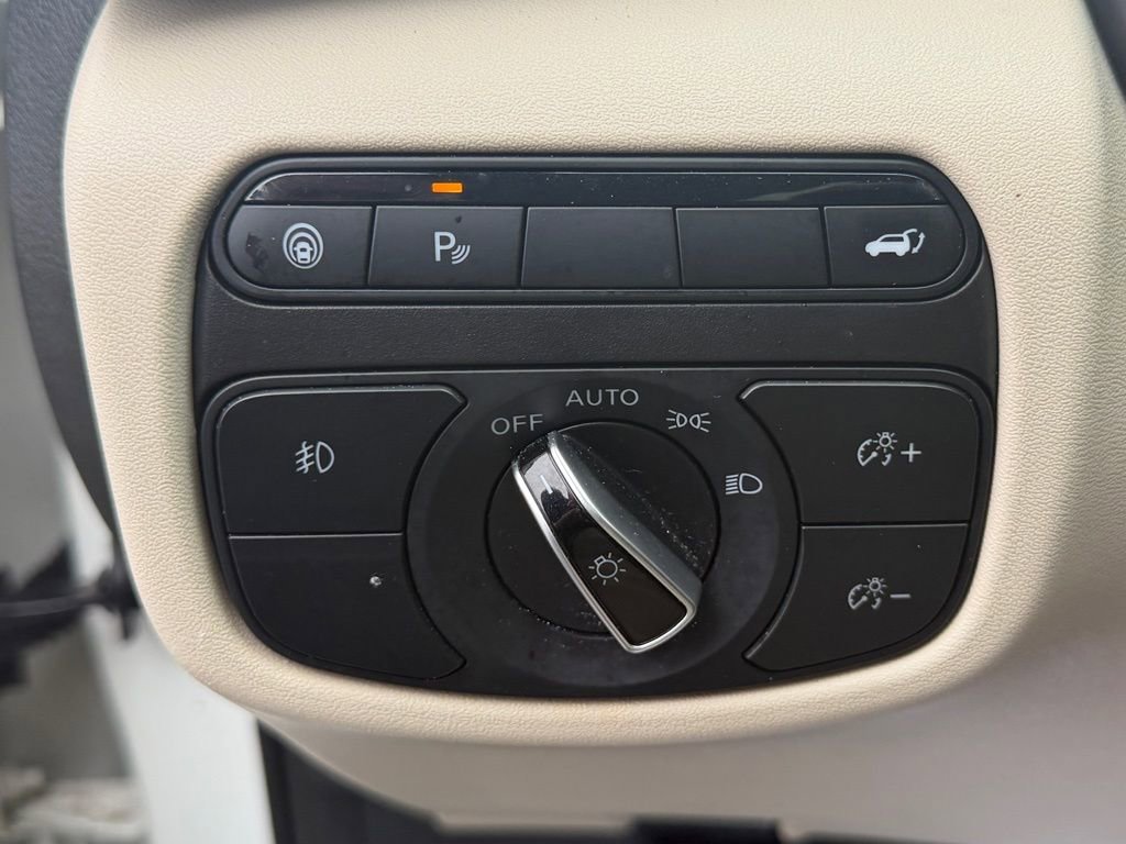 Used 2019 INFINITI QX50 Essential w/ Premium Heat Package image 24