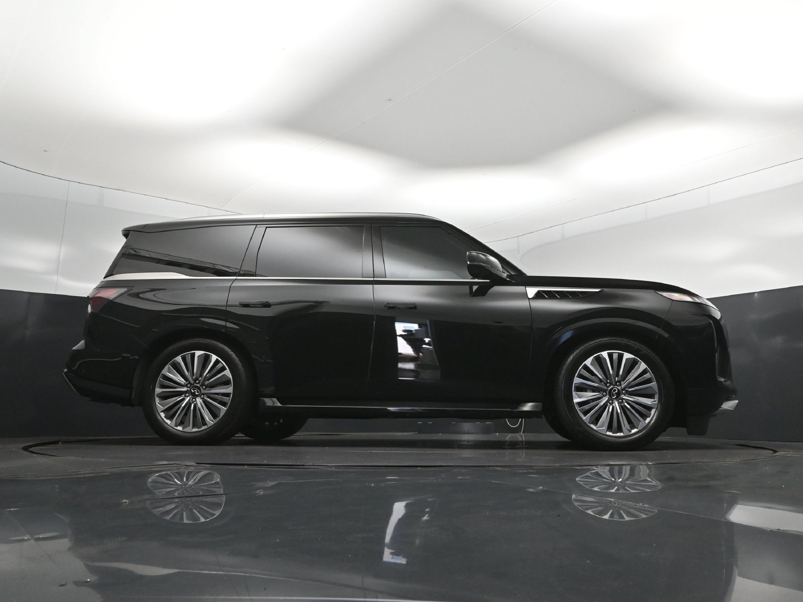 Certified 2025 INFINITI QX80 Luxe RWD image 43