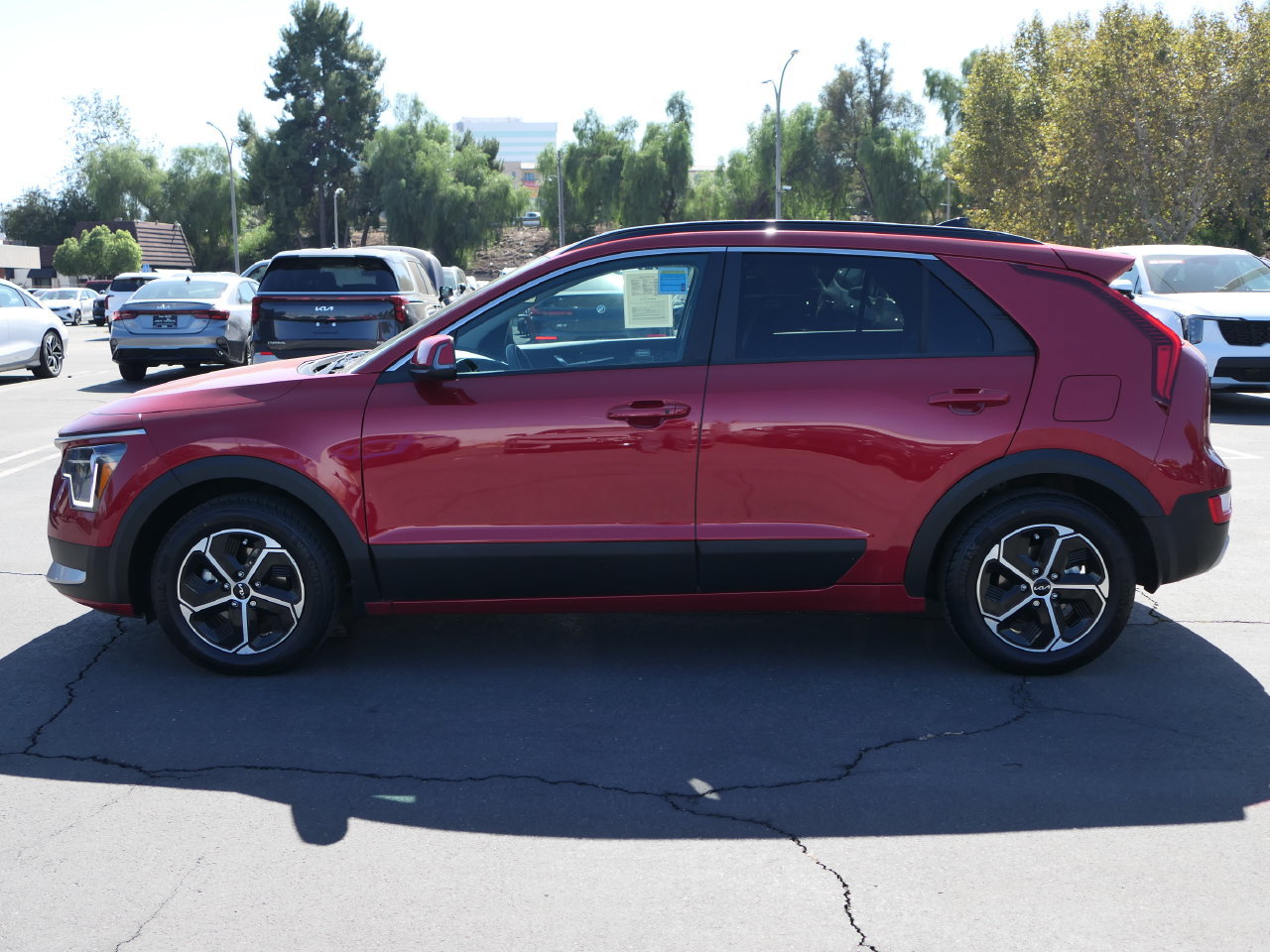 Certified 2024 Kia Niro EX FWD image 6
