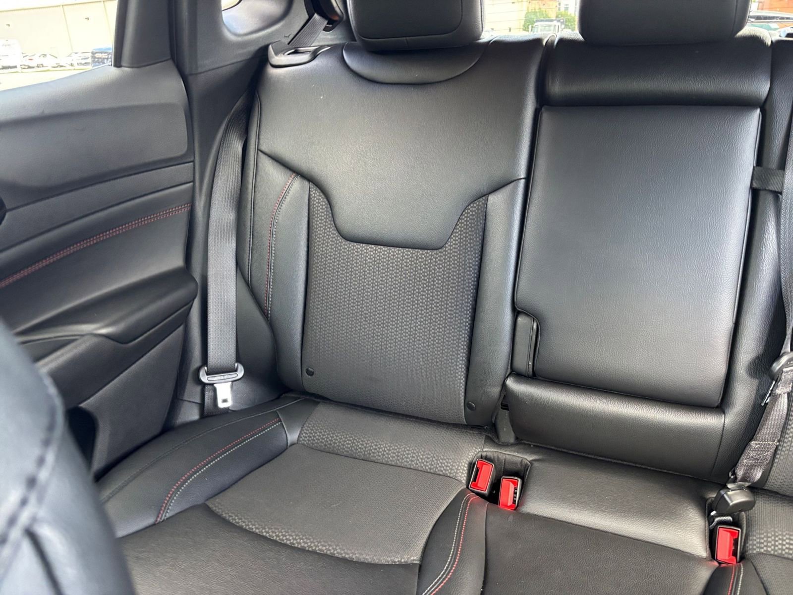 Used 2025 Jeep Compass Trailhawk image 38