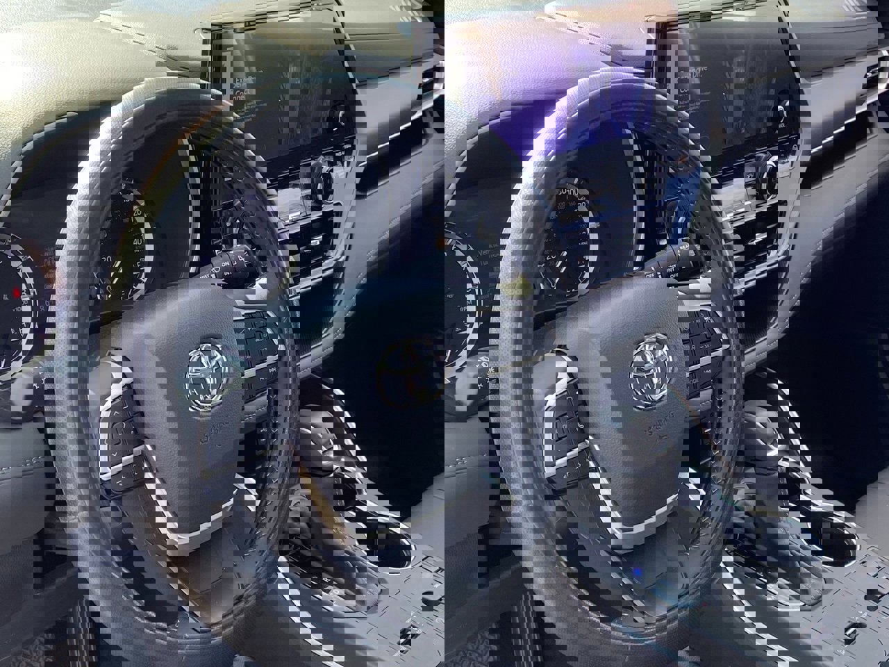 Used 2024 Toyota Highlander XLE image 8