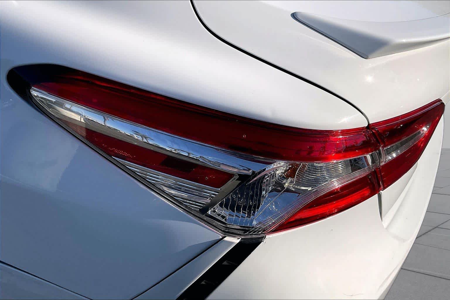 Used 2020 Toyota Camry SE FWD image 27