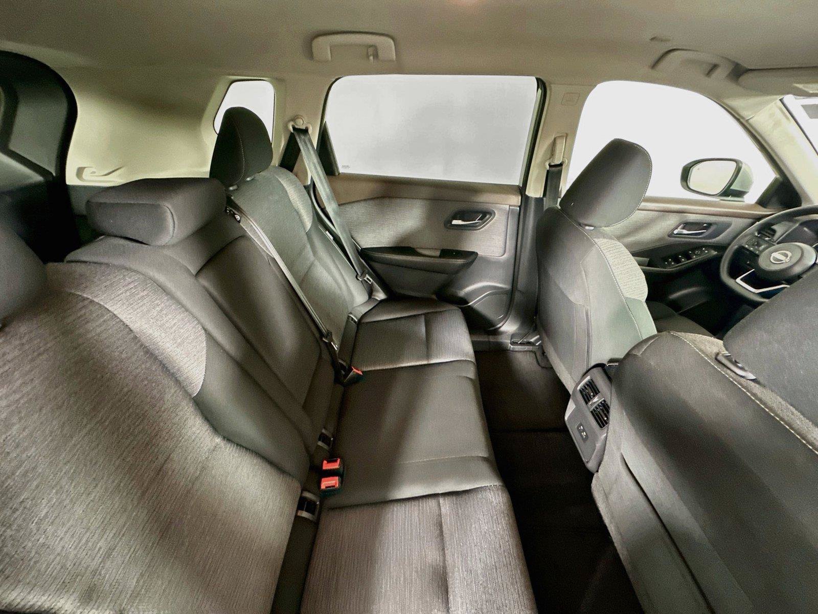 Used 2023 Nissan Rogue SV AWD/4WD image 25