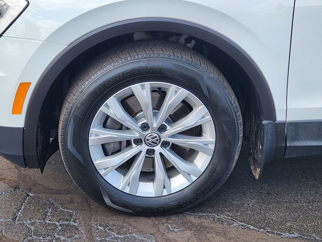 Used 2018 Volkswagen Tiguan SE AWD/4WD image 14