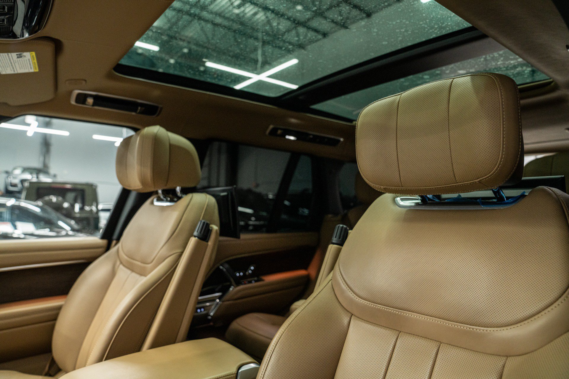 Used 2024 Land Rover Range Rover Autobiography AWD/4WD image 17
