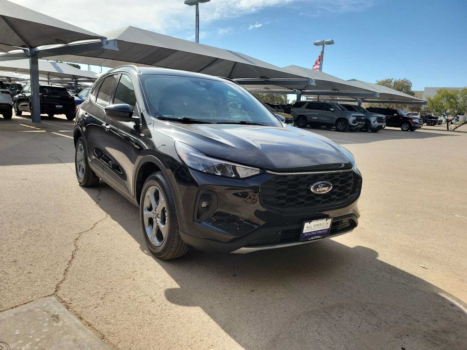 Used 2025 Ford Escape ST-Line Select AWD/4WD image 2