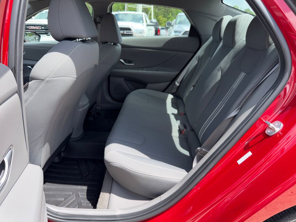 Used 2023 Hyundai Elantra SEL w/ Cargo Package image 25