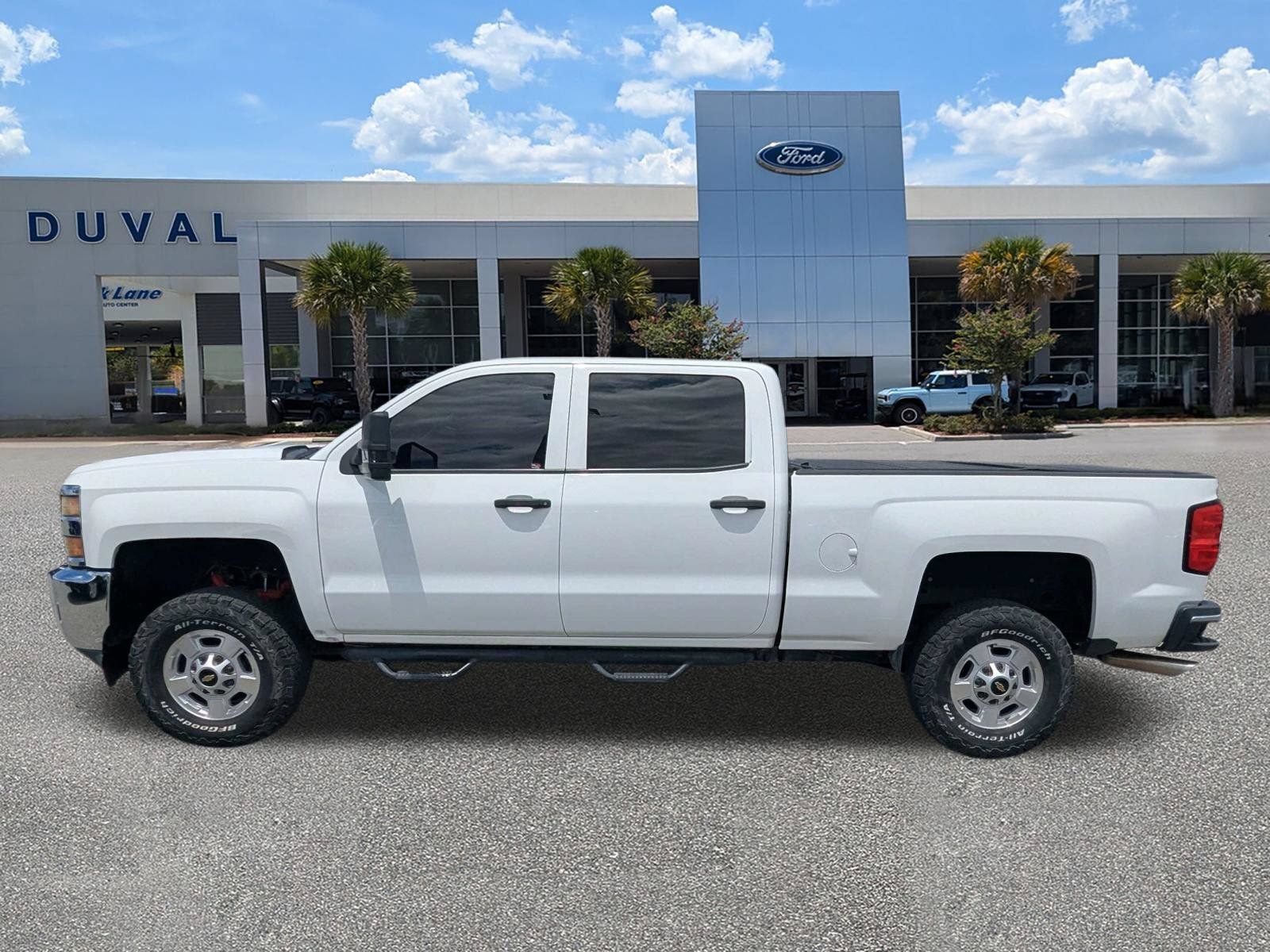 Used 2015 Chevrolet Silverado 2500 LT AWD/4WD image 7