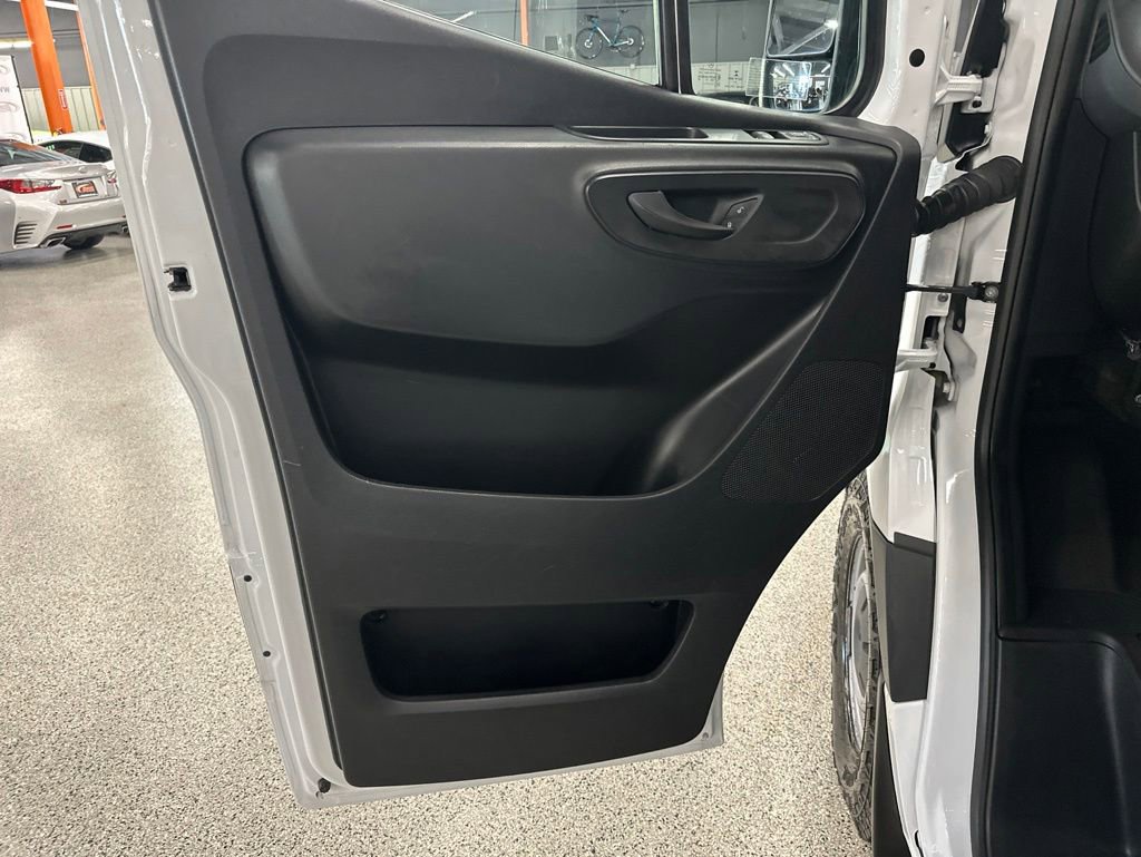 Used 2022 Mercedes-Benz Sprinter 1500 image 12