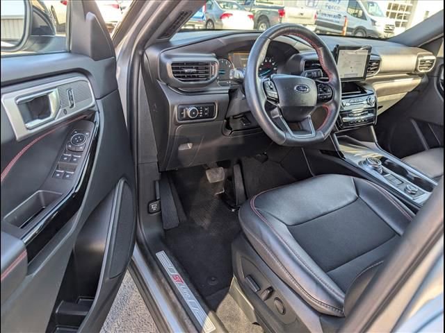 Used 2023 Ford Explorer ST-Line image 6
