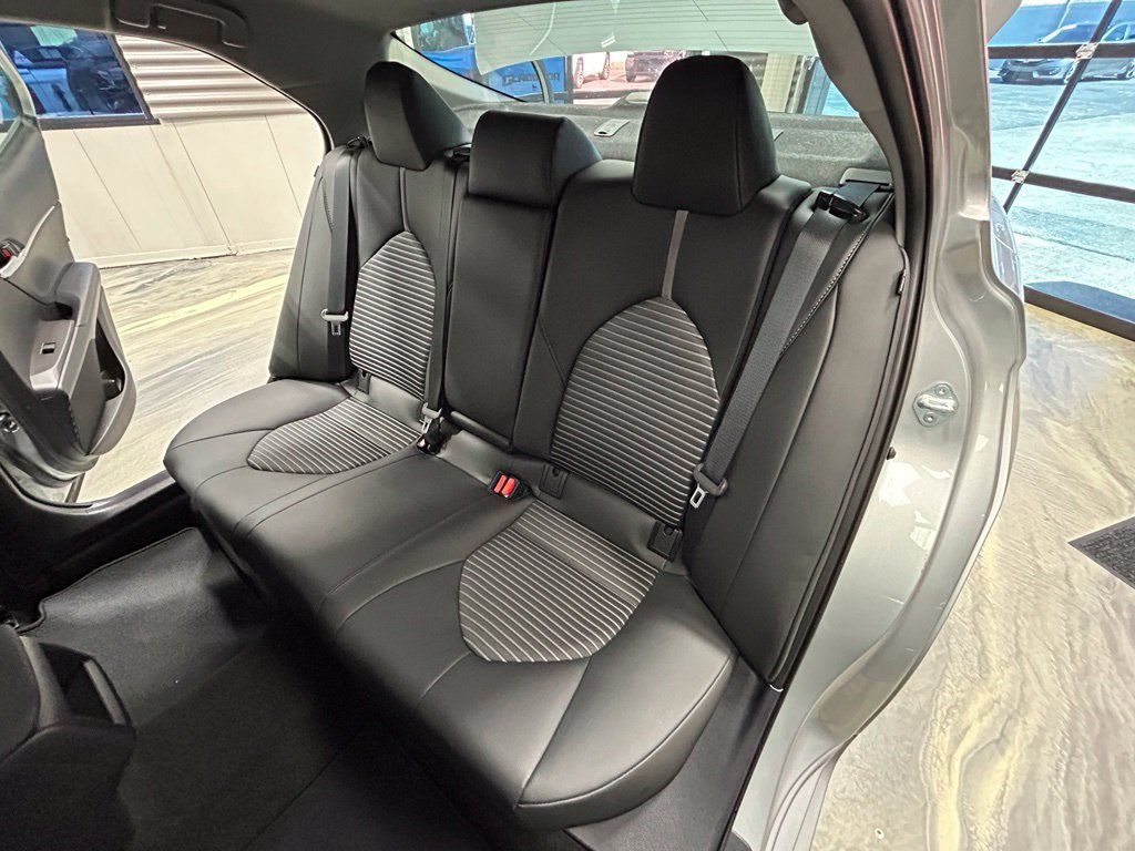 Used 2024 Toyota Camry SE FWD image 7