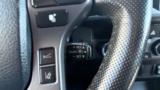 Used 2018 Toyota Tacoma TRD Sport AWD/4WD image 22