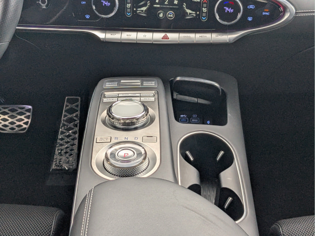 Certified 2025 Genesis GV70 2.5T w/ Sport Prestige Package AWD/4WD image 16