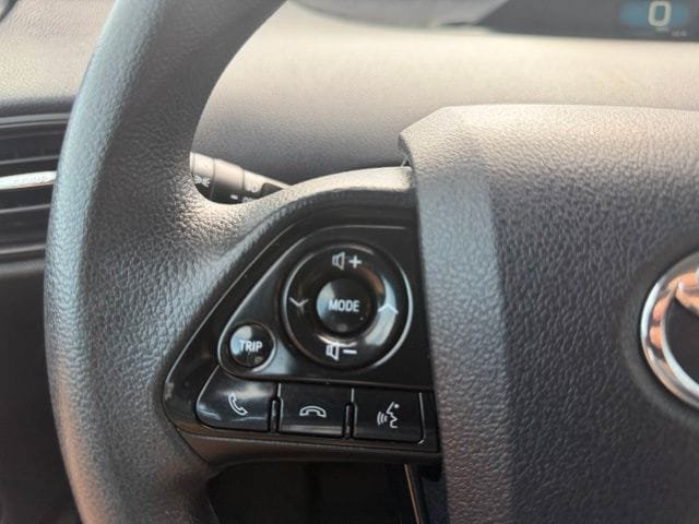Used 2022 Toyota Prius LE AWD/4WD image 16