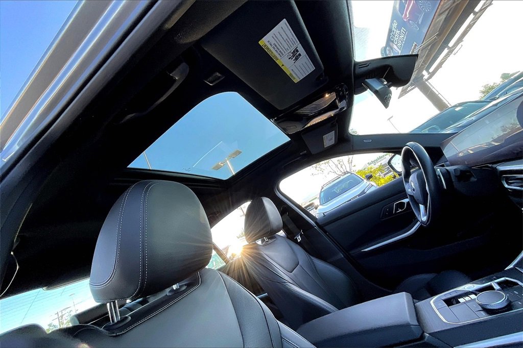 Used 2024 BMW 330i Sedan w/ Convenience Package image 22