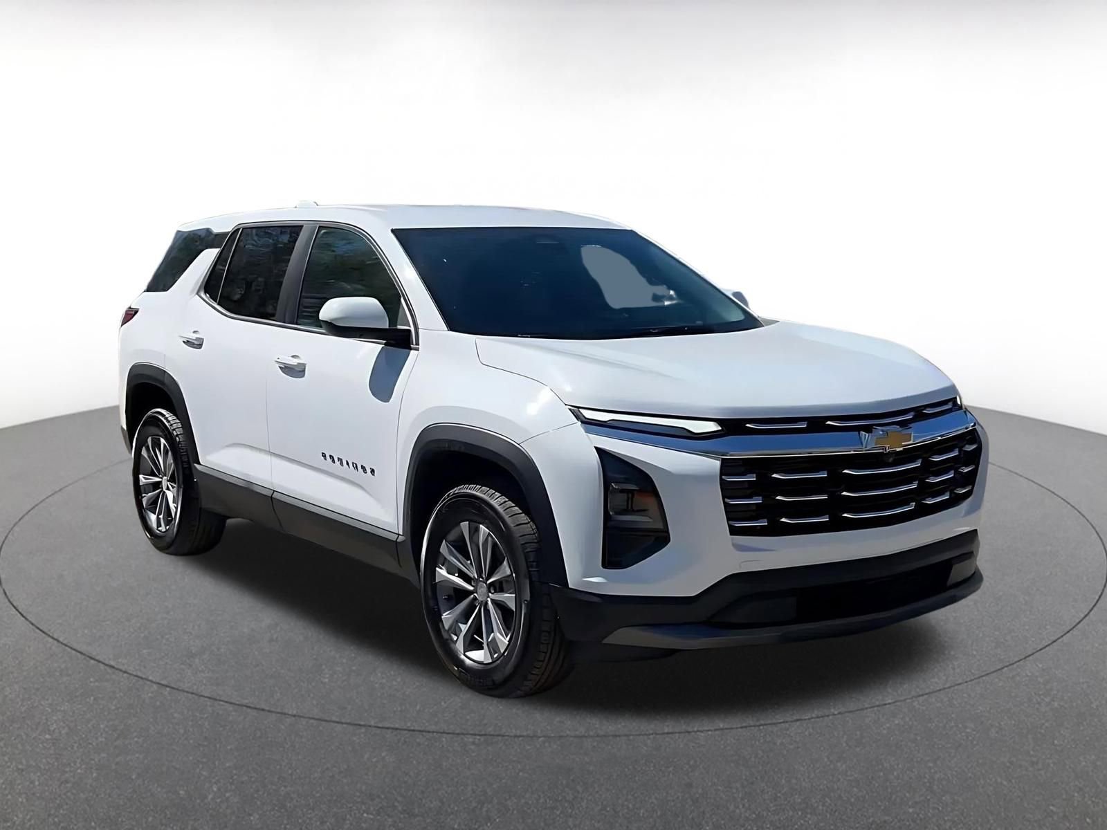Used 2025 Chevrolet Equinox LT AWD/4WD image 3