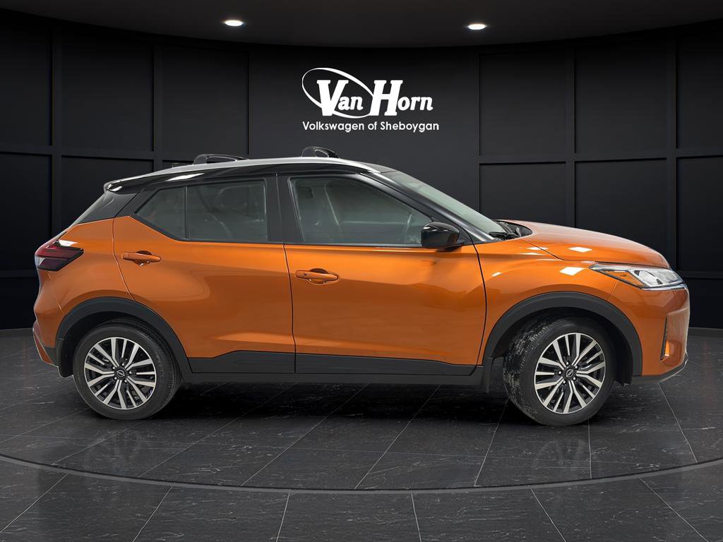 Used 2023 Nissan Kicks SV w/ Exterior Package image 2