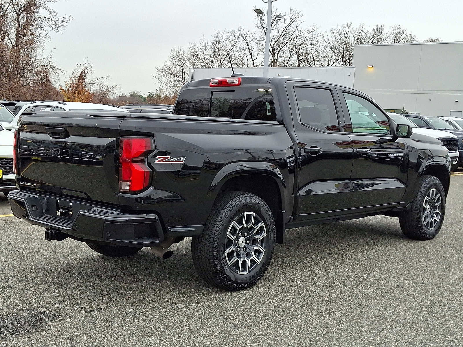 Used 2024 Chevrolet Colorado Z71 w/ Z71 Convenience Package 2 image 6