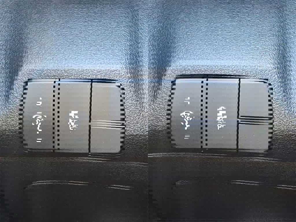 Used 2025 Hyundai Elantra Sport image 23