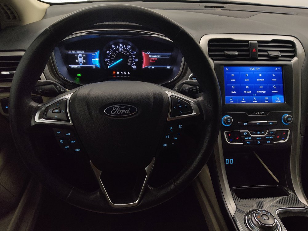Used 2020 Ford Fusion SEL FWD image 22