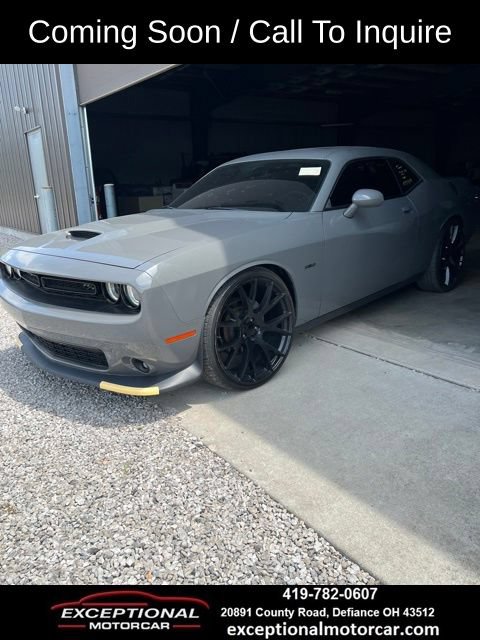 Used 2019 Dodge Challenger R/T w/ Blacktop Package RWD image 1