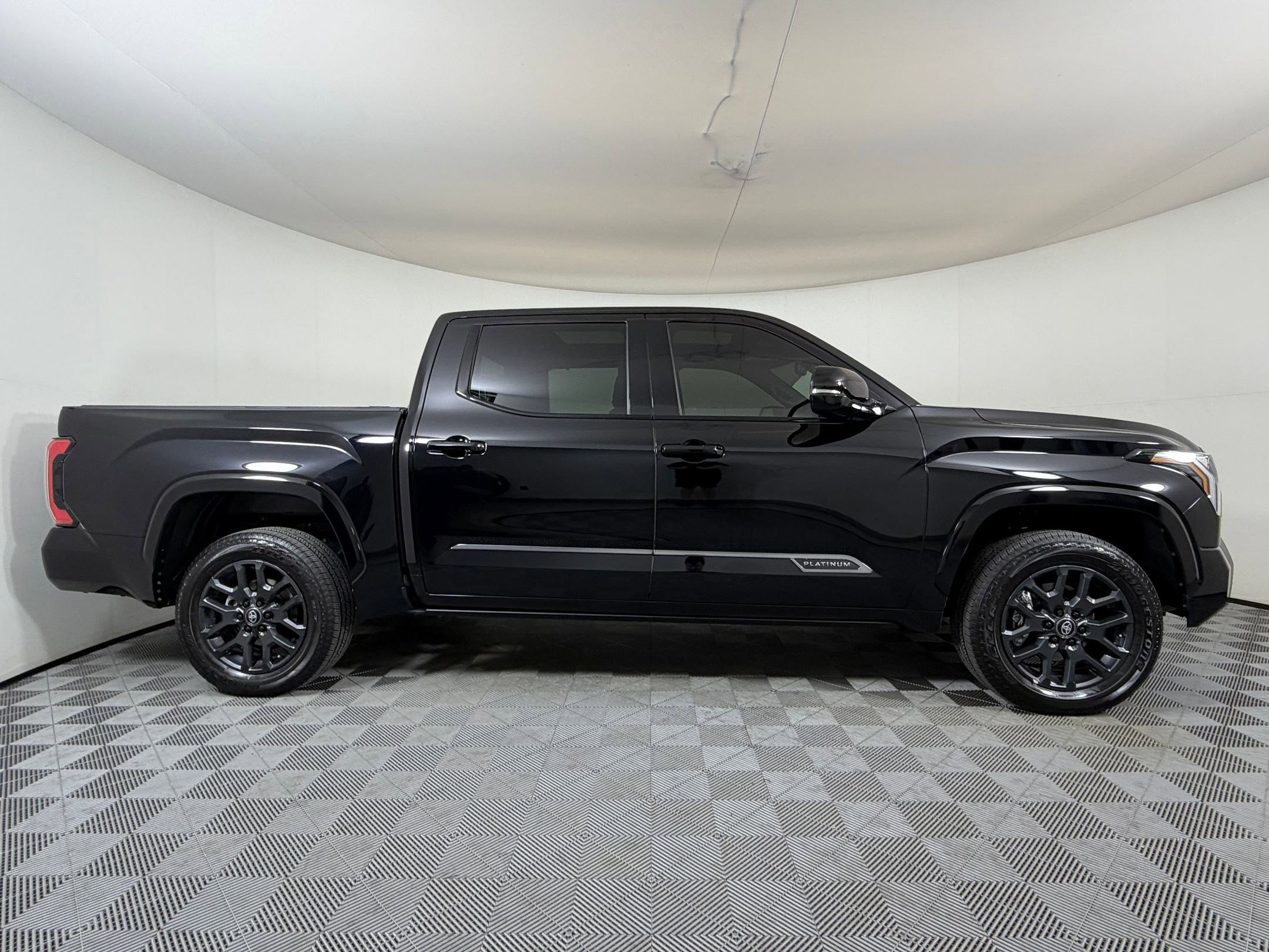 Used 2026 Toyota Tundra Platinum AWD/4WD image 8