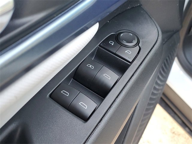 New 2026 Chevrolet Equinox EV LT image 9