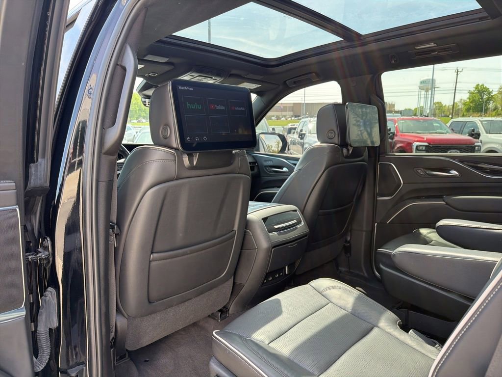 Used 2023 Cadillac Escalade Sport AWD/4WD image 15