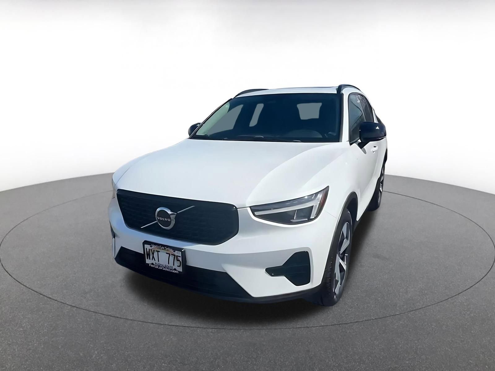 Used 2024 Volvo XC40 B5 Core AWD/4WD image 7