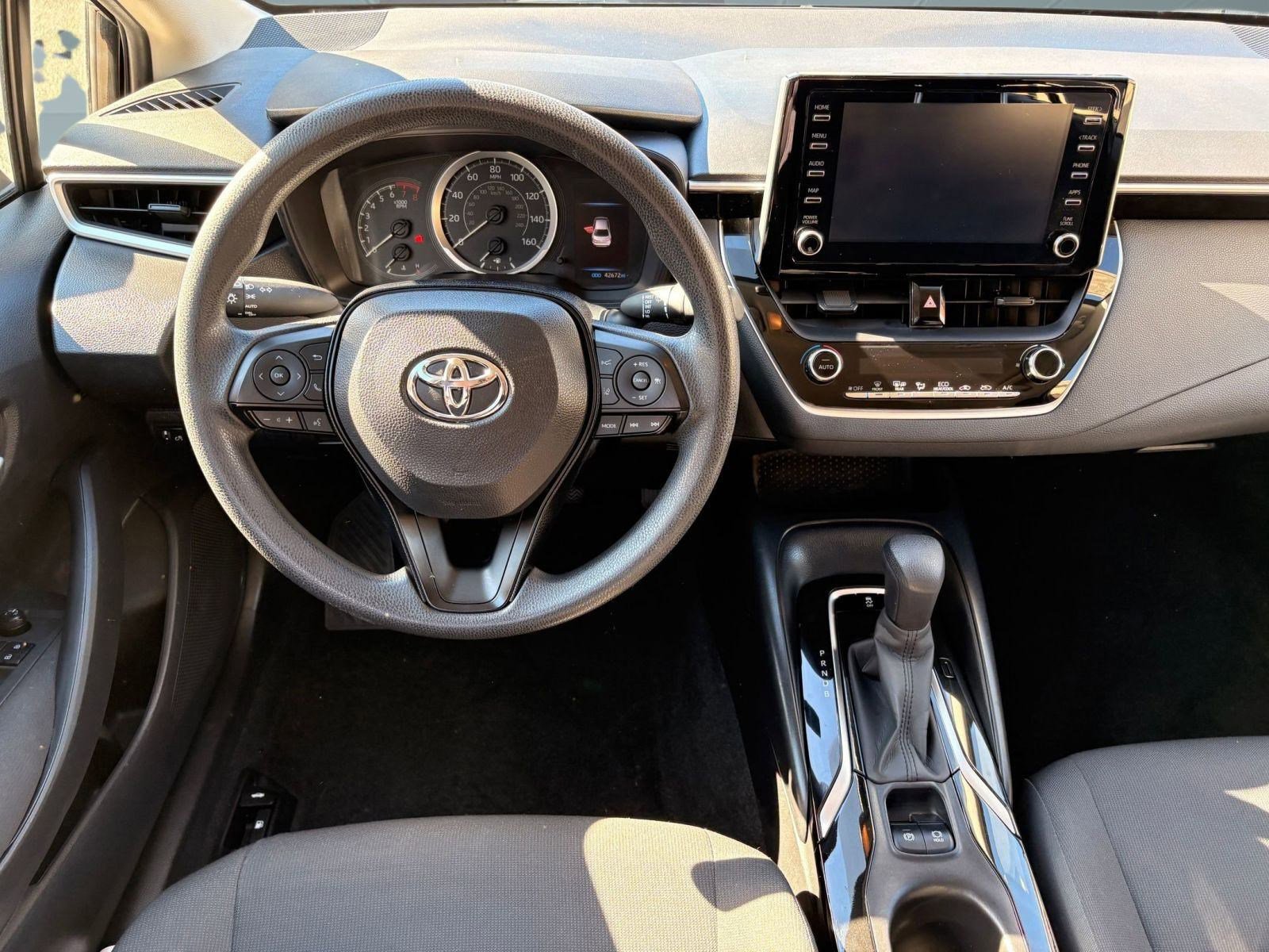 Used 2020 Toyota Corolla LE image 21
