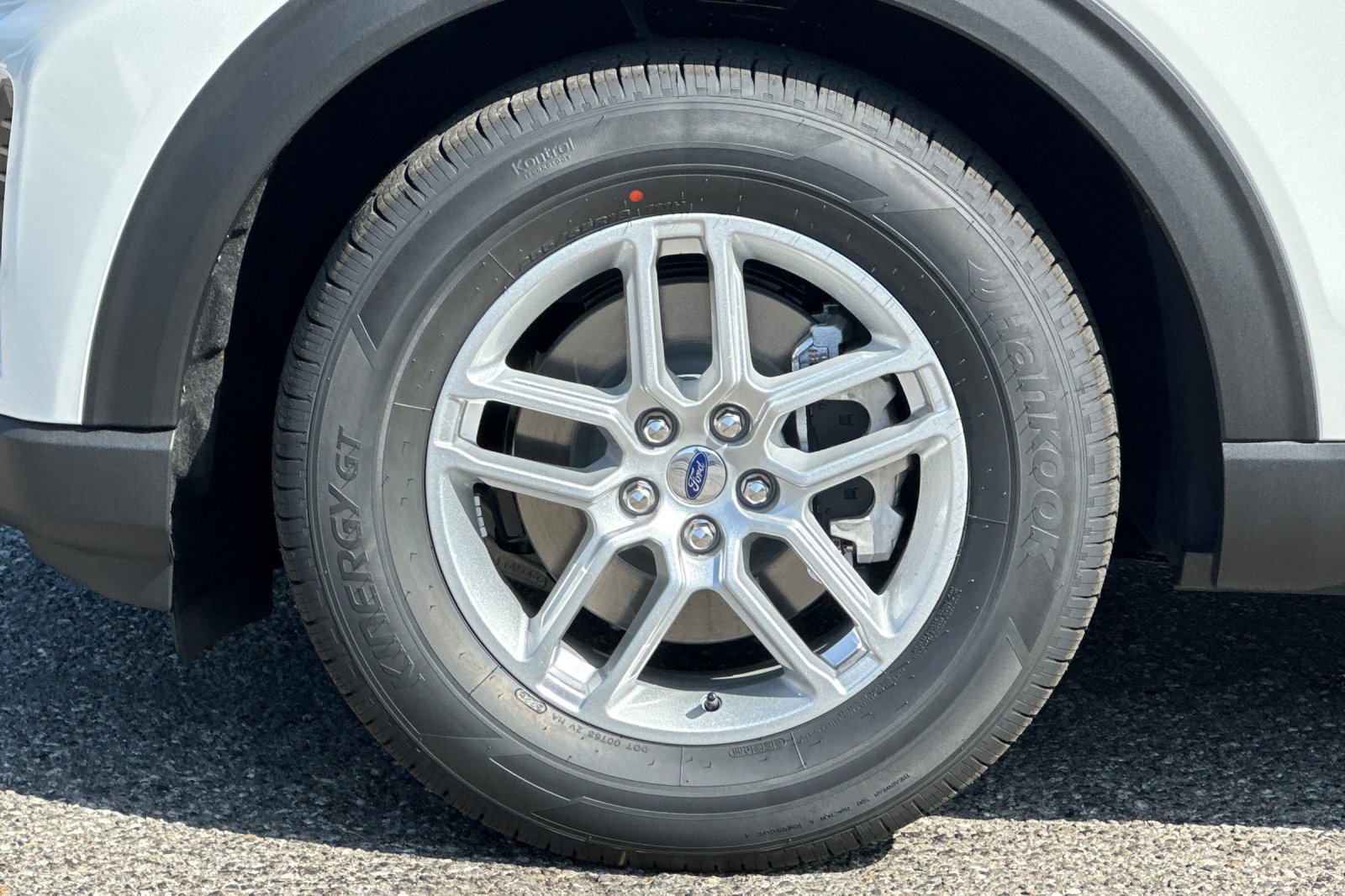 New 2027 Ford Explorer Active RWD image 26