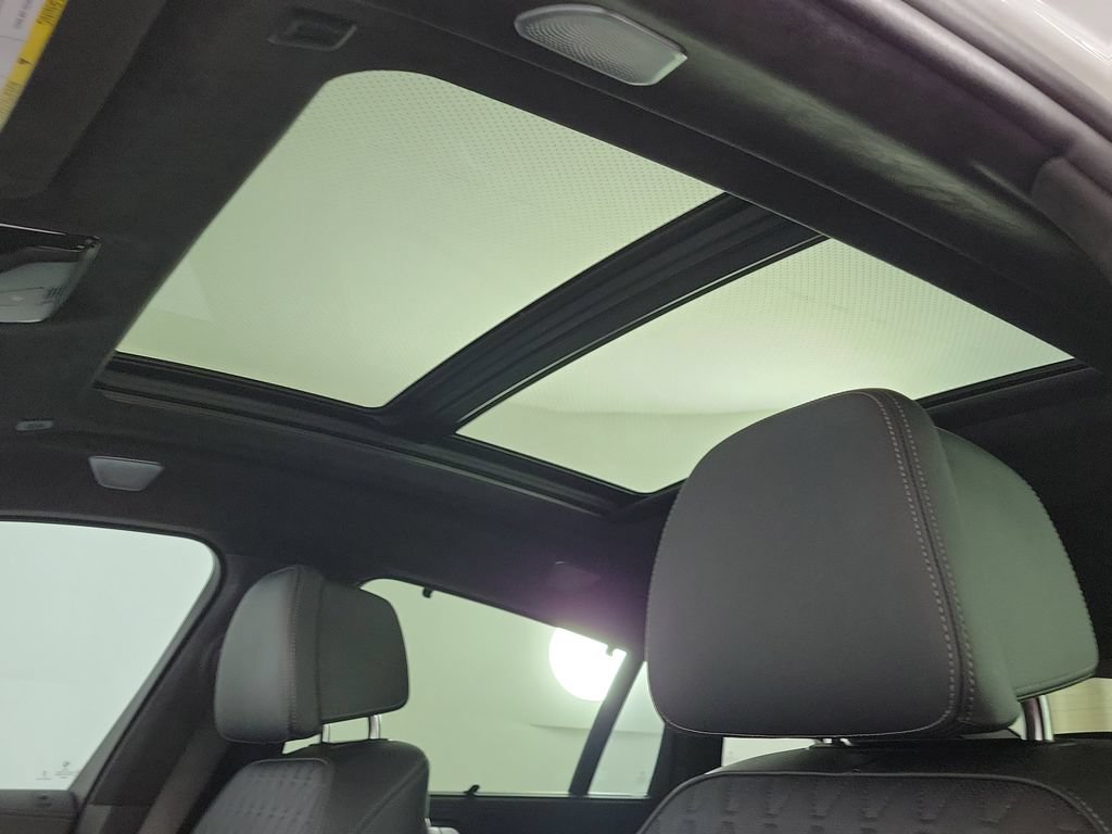 Used 2024 BMW X6 M60i AWD/4WD image 18