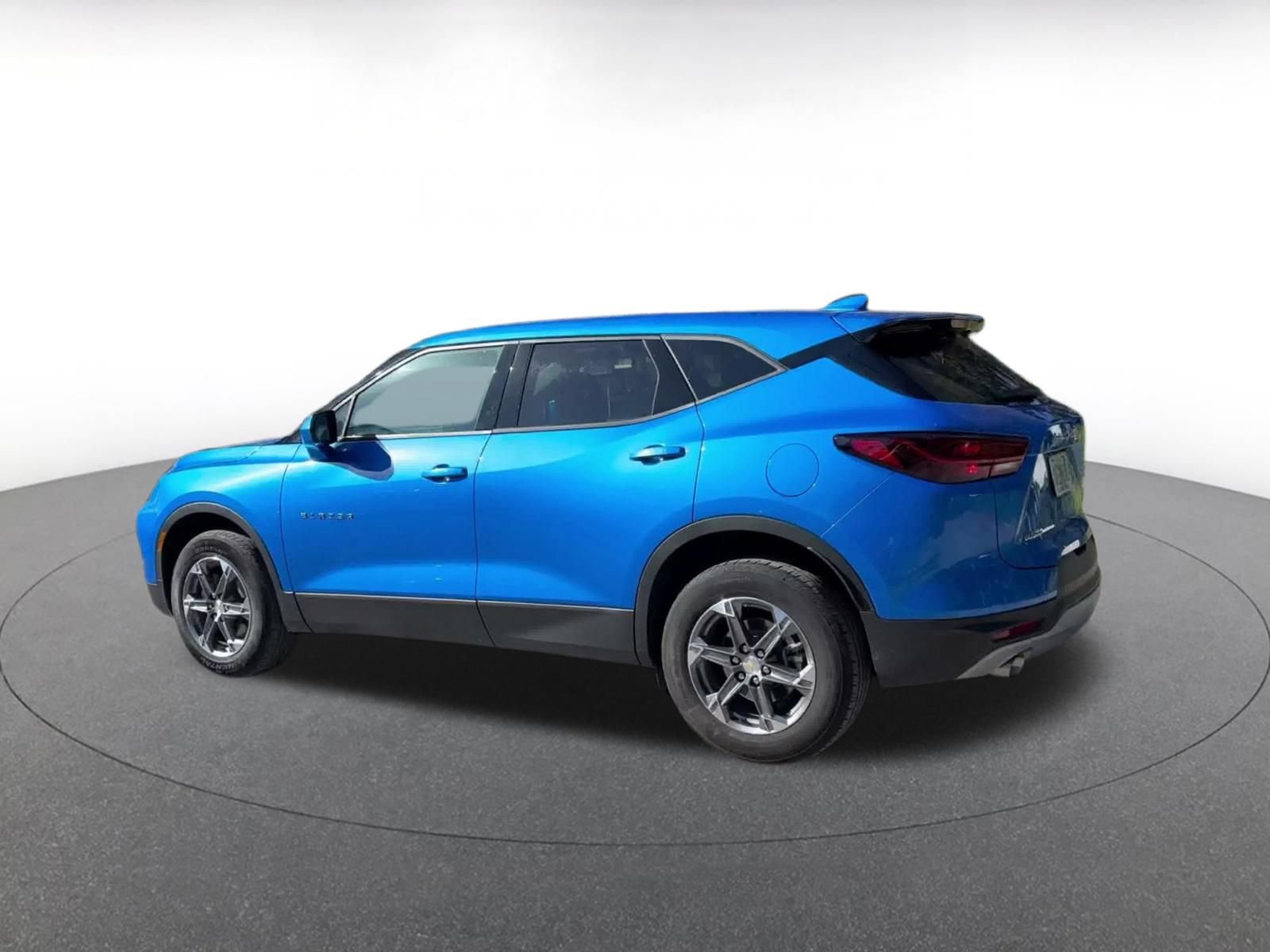 Used 2026 Chevrolet Blazer LT FWD image 9
