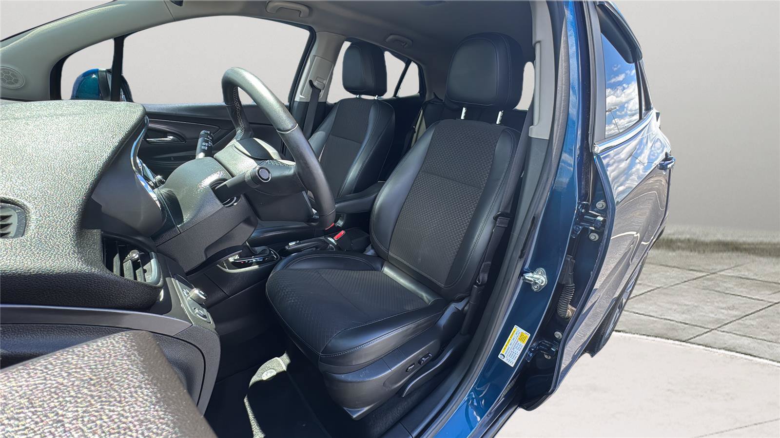 Used 2019 Buick Encore Preferred FWD image 18
