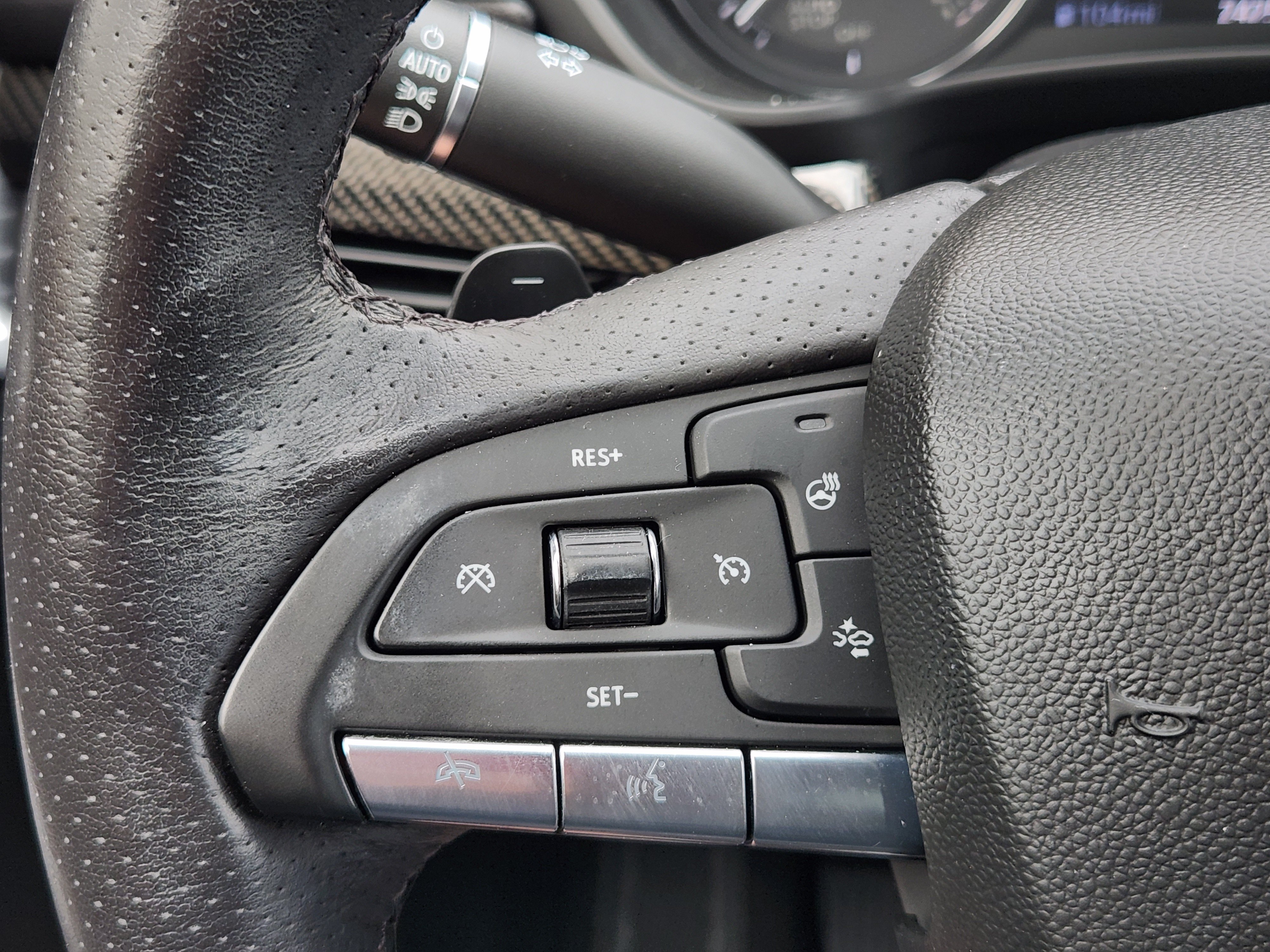 Used 2022 Cadillac XT4 Sport w/ Sun And Sound Package AWD/4WD image 31