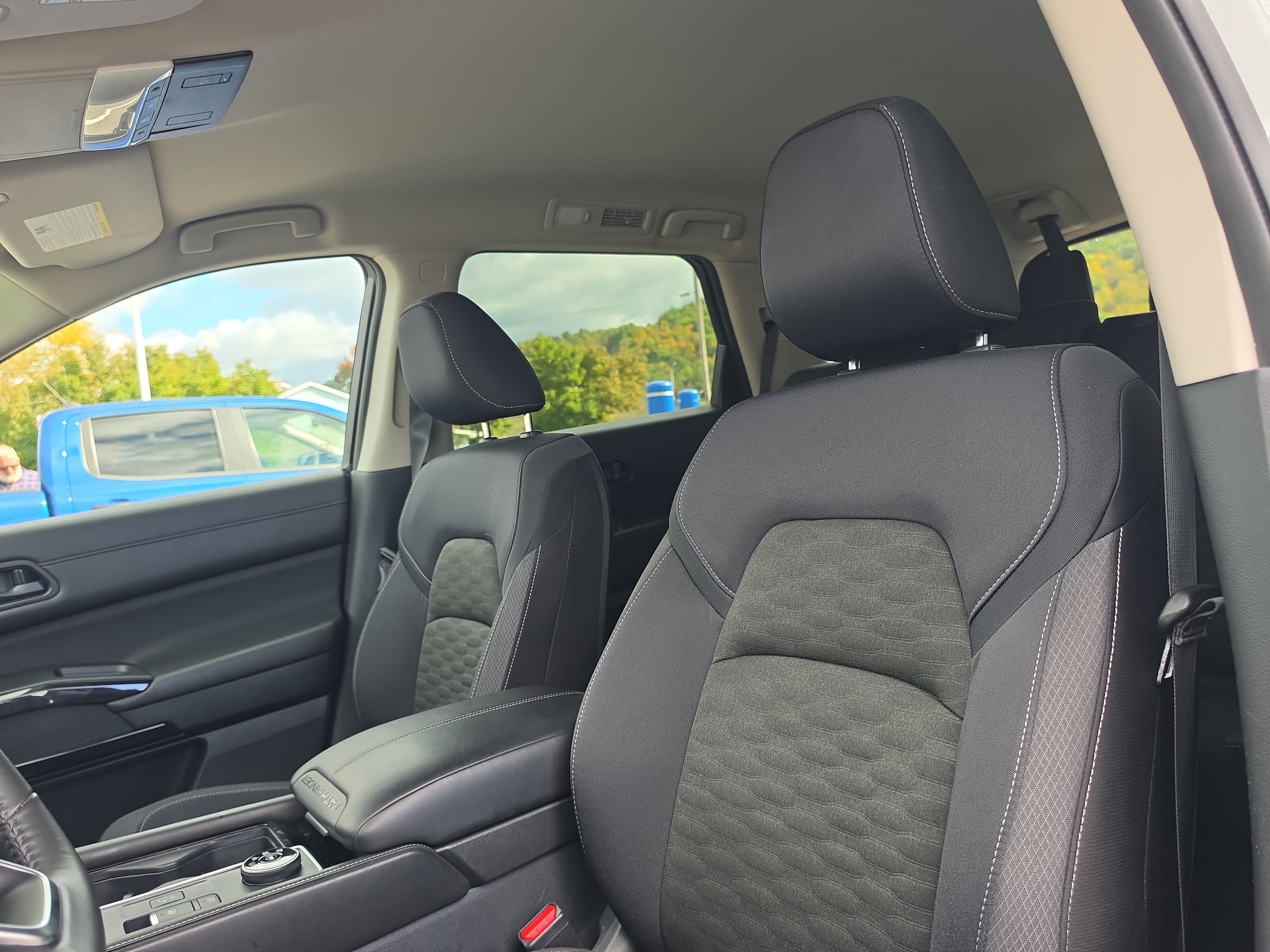 Used 2024 Nissan Pathfinder SV AWD/4WD image 13