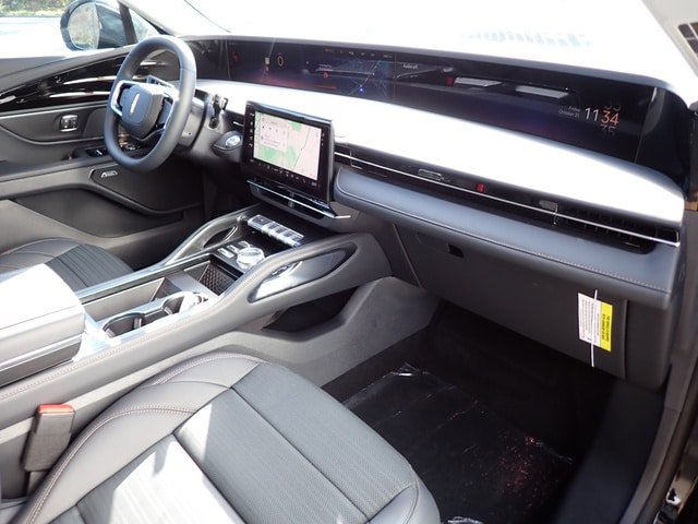New 2026 Lincoln Nautilus Reserve w/ Jet Appearance Package AWD/4WD image 12