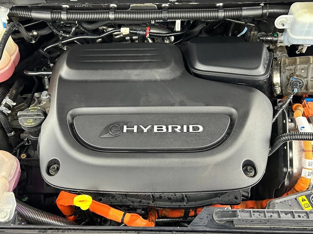 Used 2023 Chrysler Pacifica Limited w/ Uconnect Theater Family Group FWD image 39