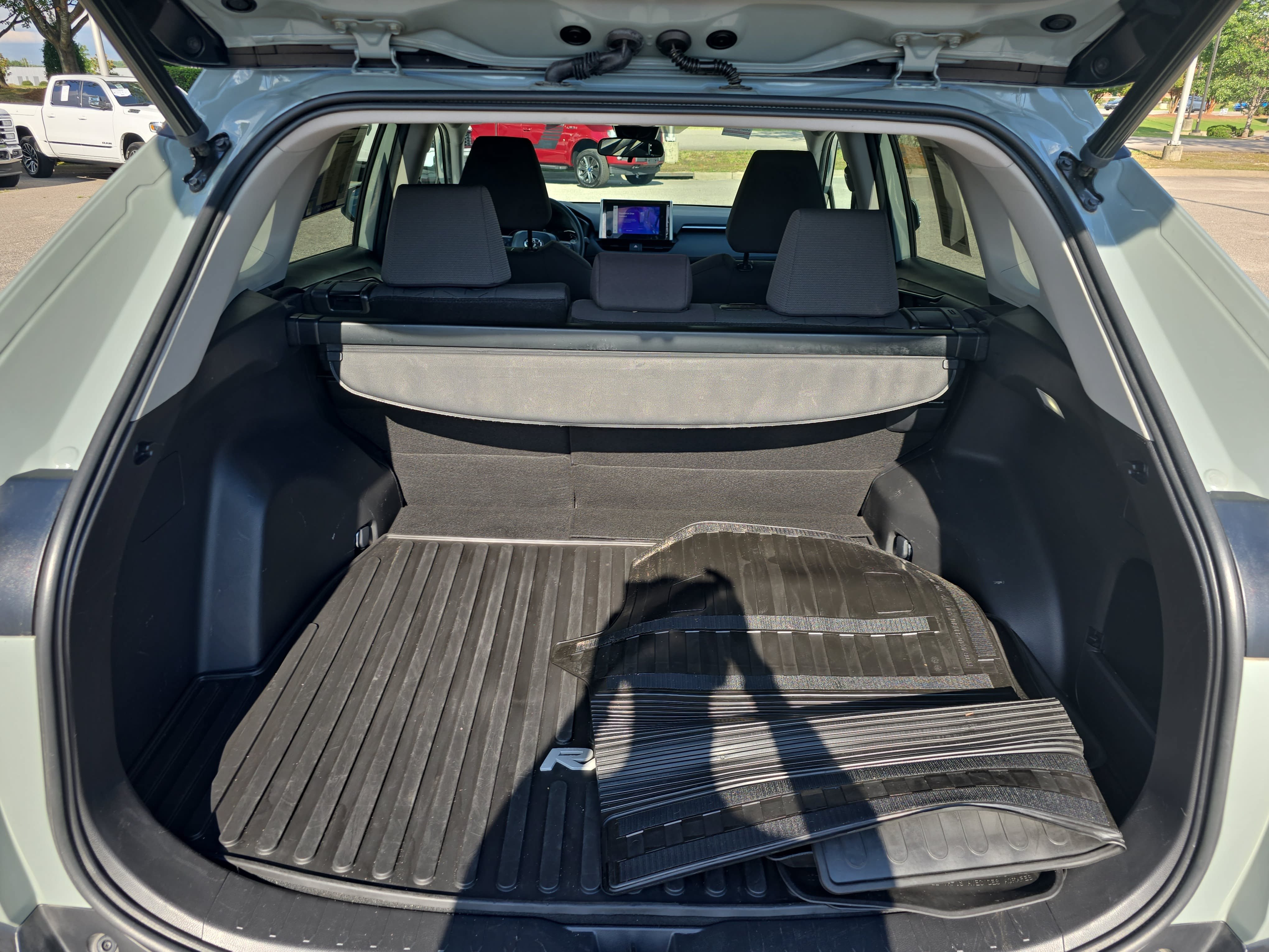 Used 2023 Toyota RAV4 XLE w/ Convenience Package AWD/4WD image 12