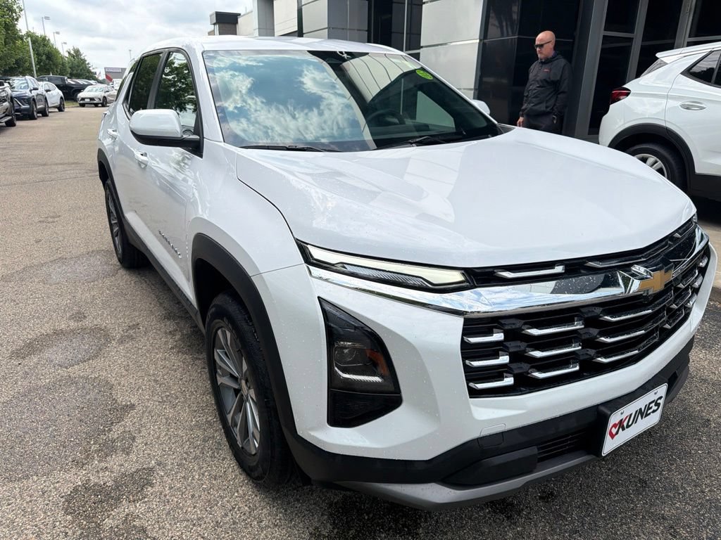 Used 2025 Chevrolet Equinox LT FWD image 11