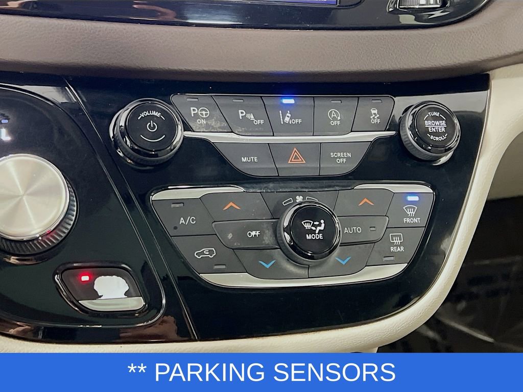 Used 2019 Chrysler Pacifica Touring-L w/ Advanced Safetytec Group image 17