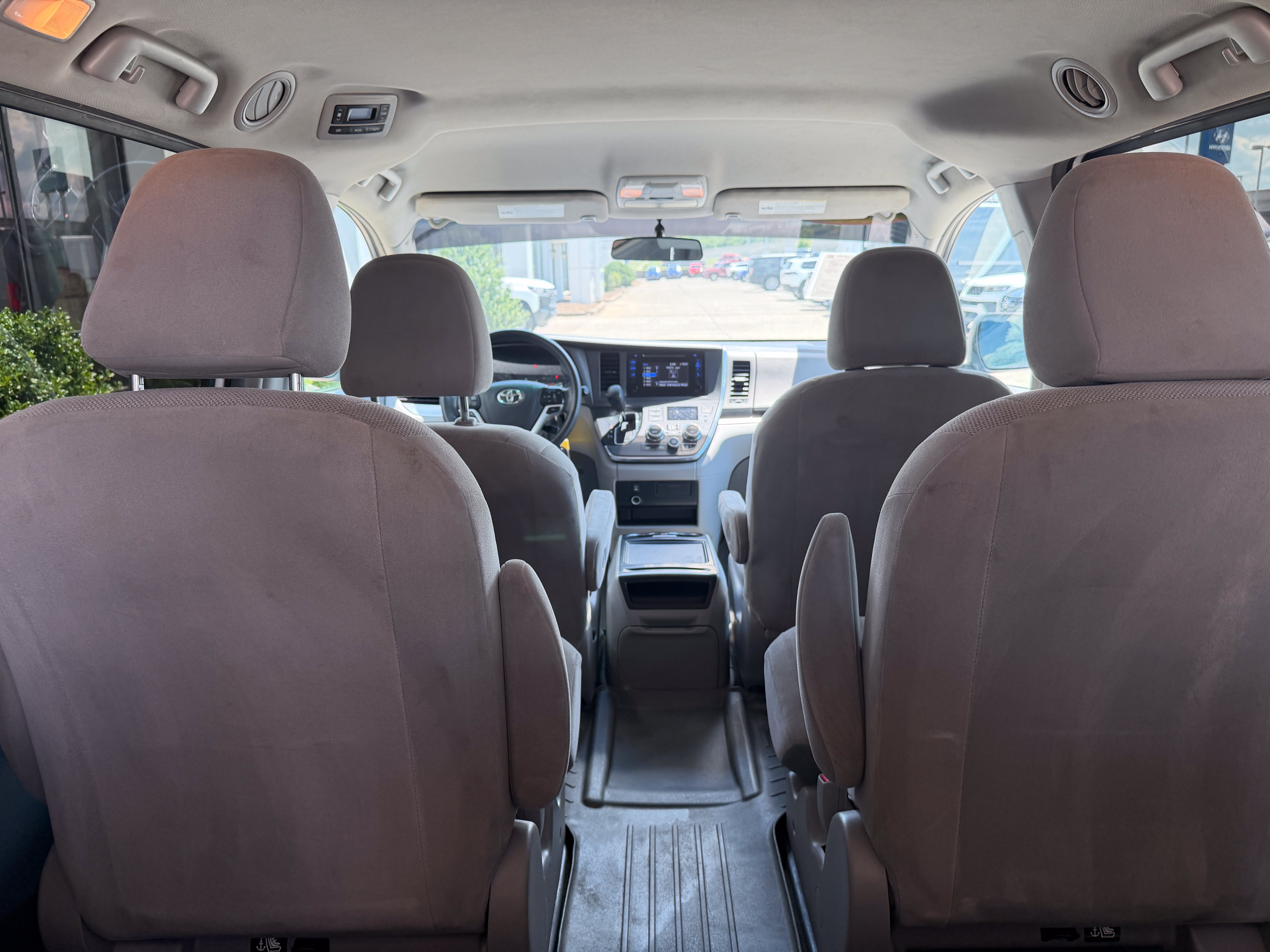 Used 2017 Toyota Sienna L FWD image 12