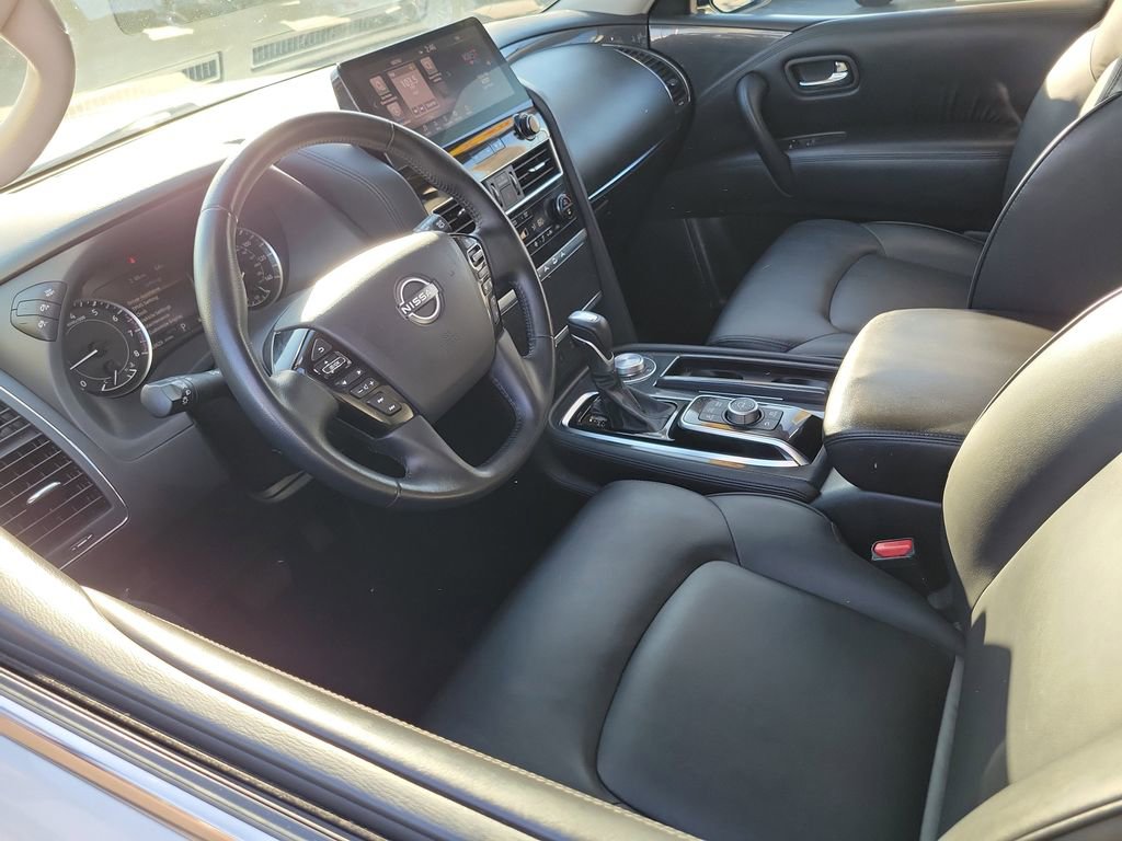 Used 2024 Nissan Armada SV image 3