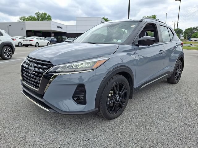 Used 2023 Nissan Kicks SR w/ SR Premium Package FWD image 4