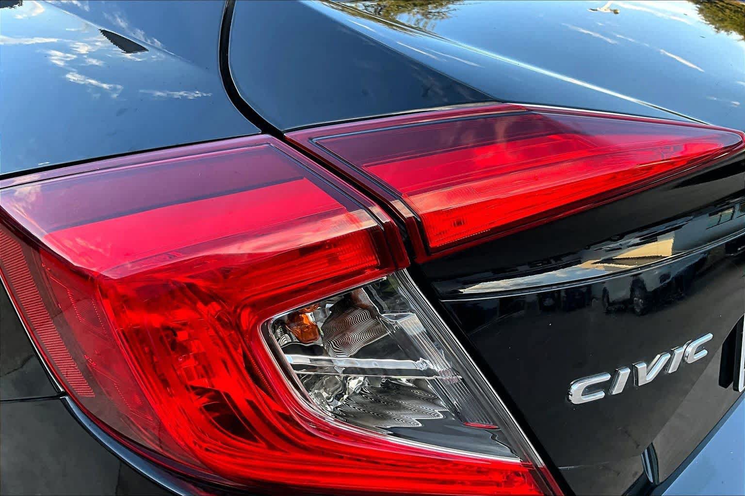 Used 2018 Honda Civic EX image 28