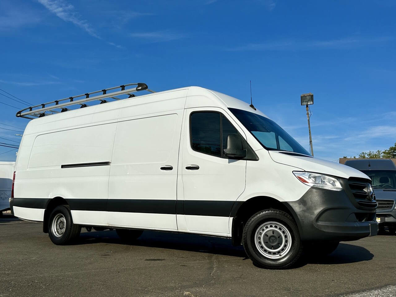 Used 2022 Mercedes-Benz Sprinter 3500 image 22