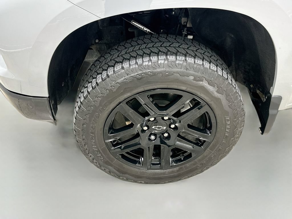 Used 2024 Chevrolet Silverado 1500 LT Trail Boss w/ LT Trail Boss Premium Package AWD/4WD image 31