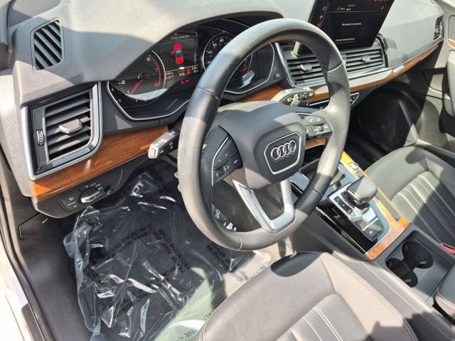 Certified 2023 Audi Q5 2.0T Premium w/ Convenience Package AWD/4WD image 11
